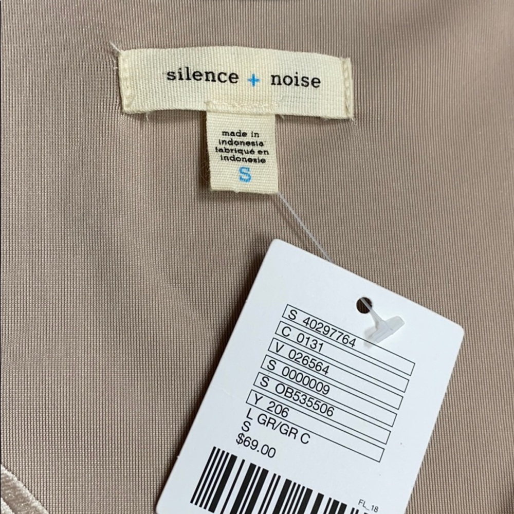 SILENCE+NOISE ROMPER - Picture 5 of 10